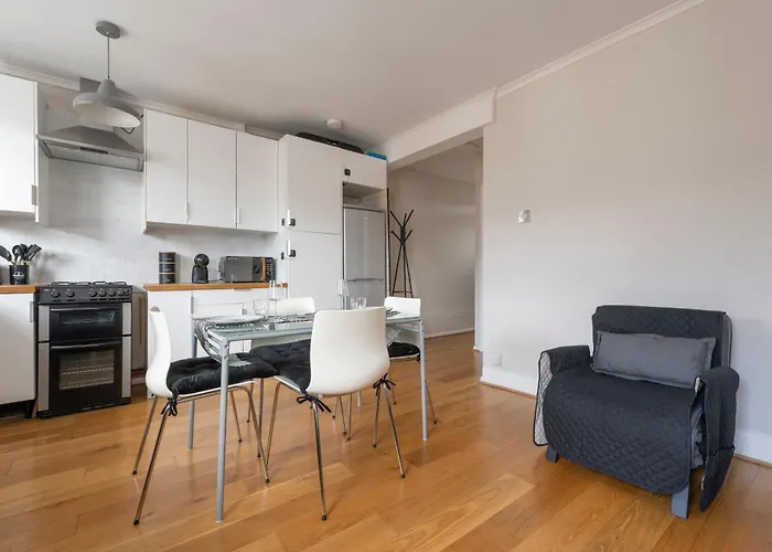Comfy 1-Bed Flat Near Kensington
