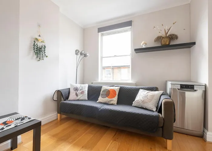 Comfy 1-Bed Flat Near Kensington